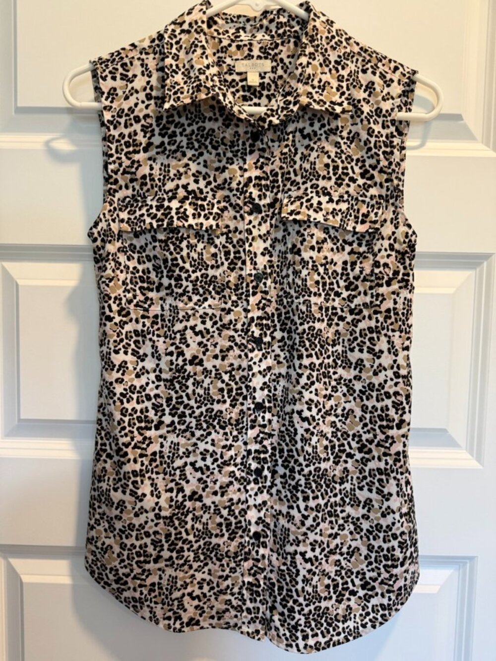 Talbots sleeveless shirt featuring a classic leopard print, Size Small